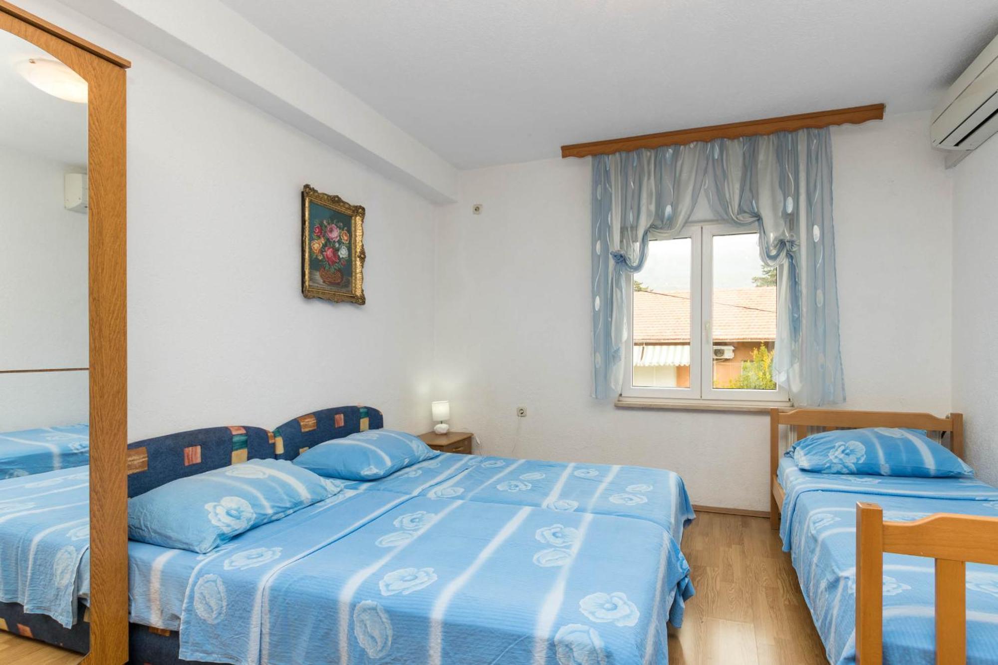 Apartments Cipetic Kastela Bagian luar foto
