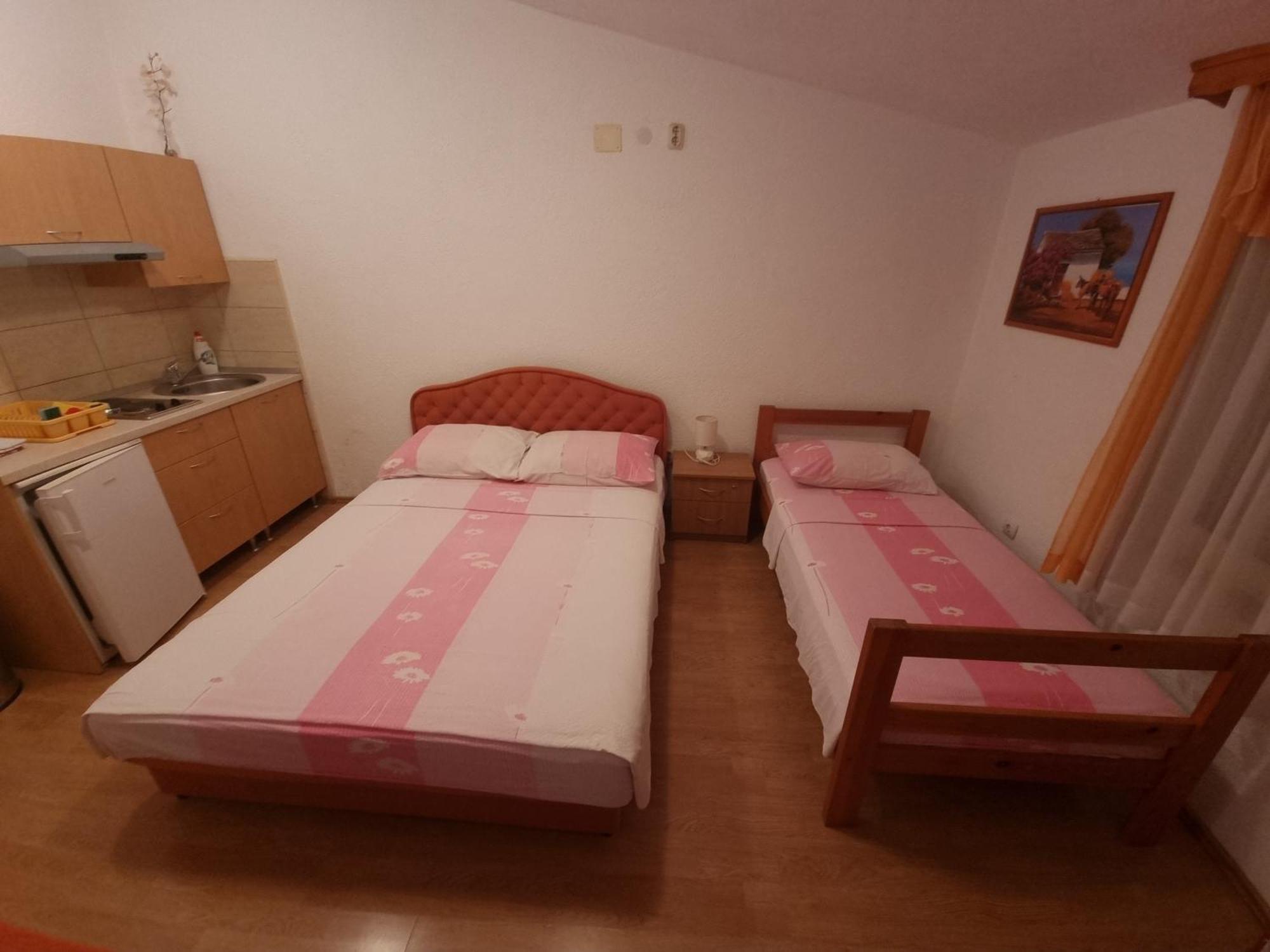 Apartments Cipetic Kastela Bagian luar foto