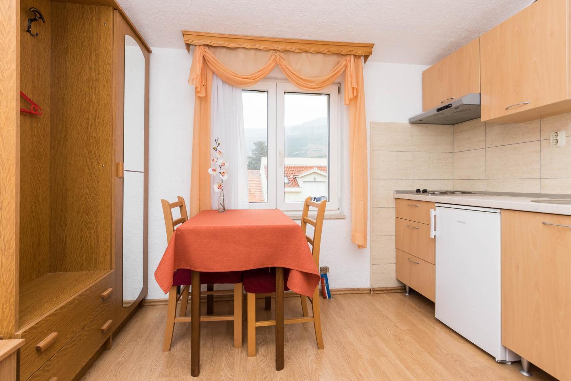 Apartments Cipetic Kastela Bagian luar foto