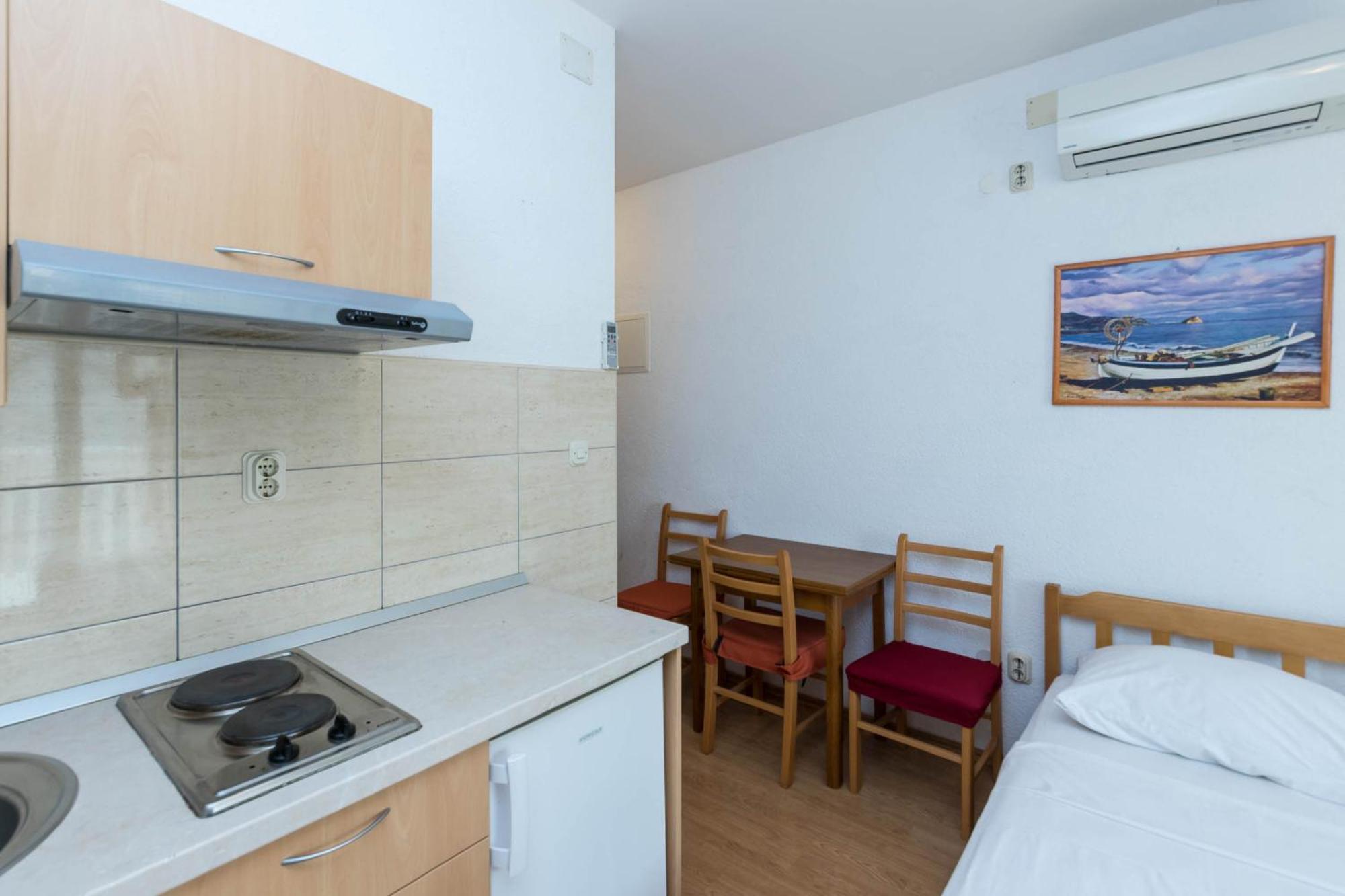 Apartments Cipetic Kastela Bagian luar foto