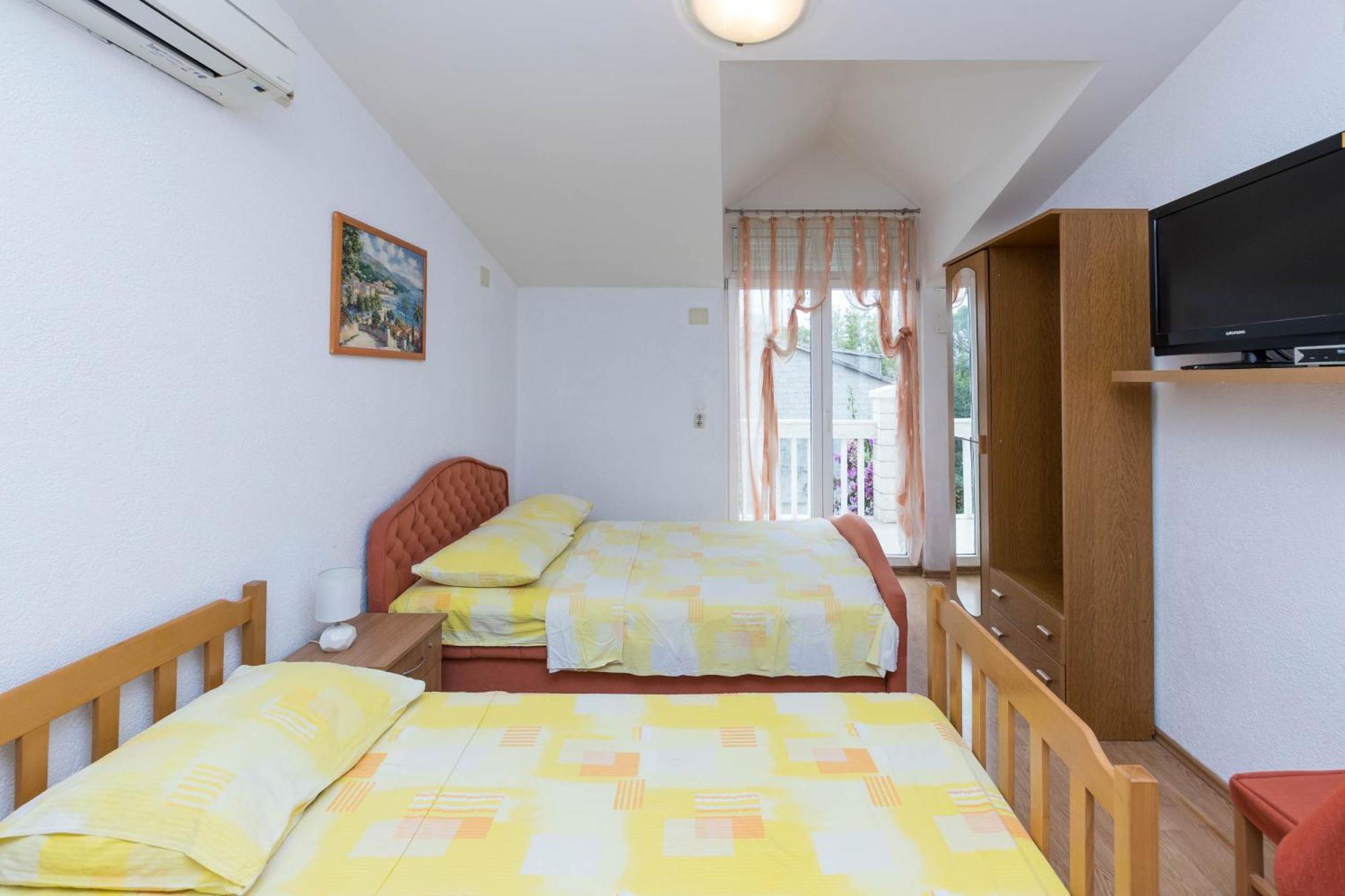 Apartments Cipetic Kastela Bagian luar foto