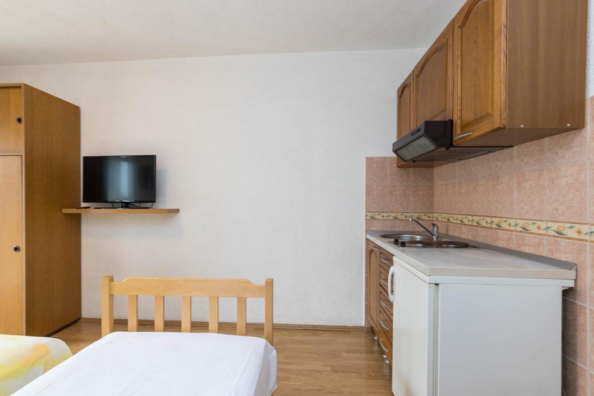 Apartments Cipetic Kastela Bagian luar foto