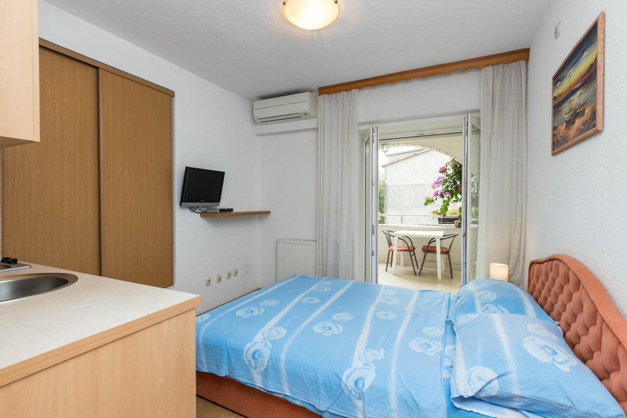 Apartments Cipetic Kastela Bagian luar foto