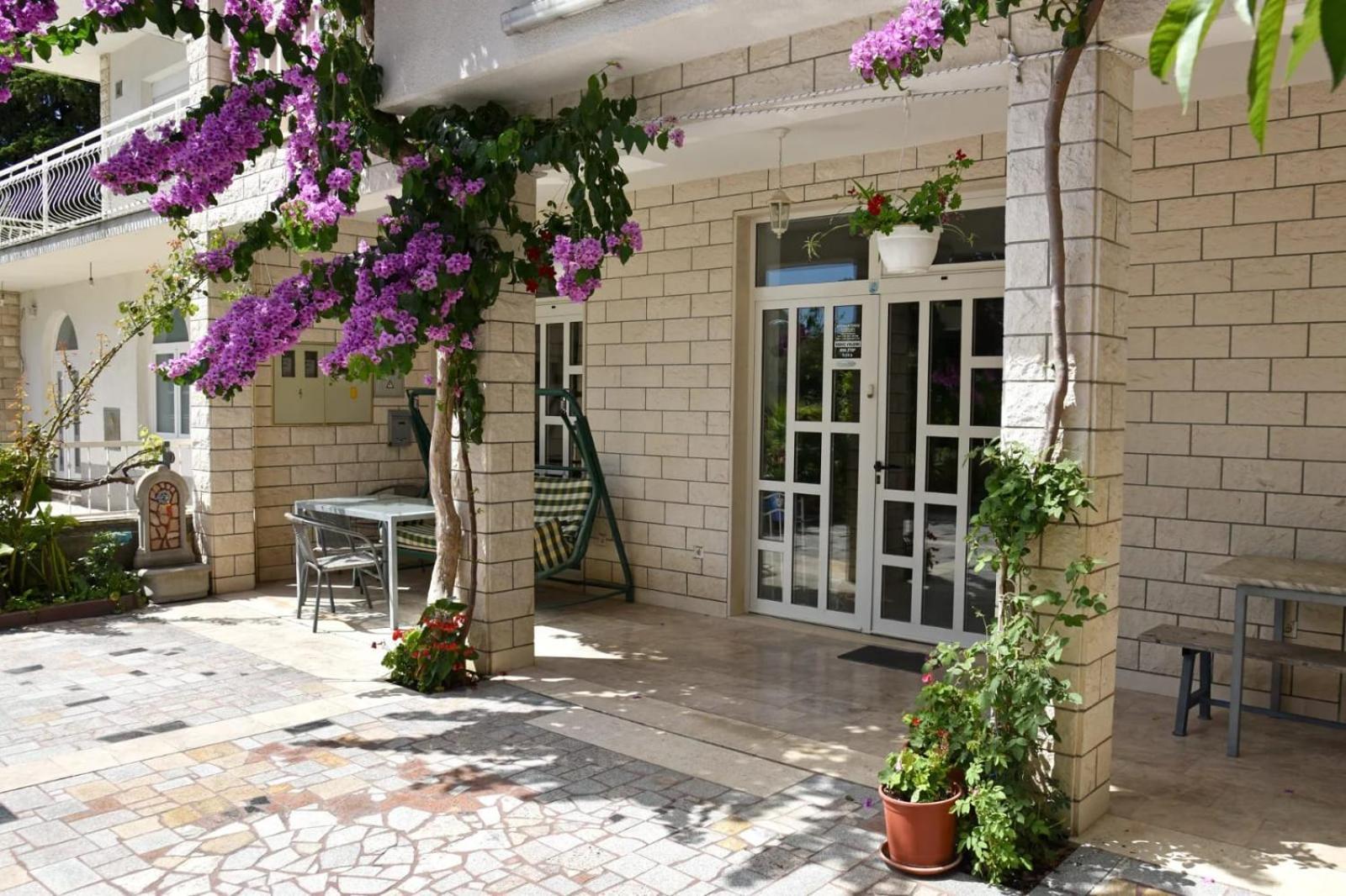 Apartments Cipetic Kastela Bagian luar foto