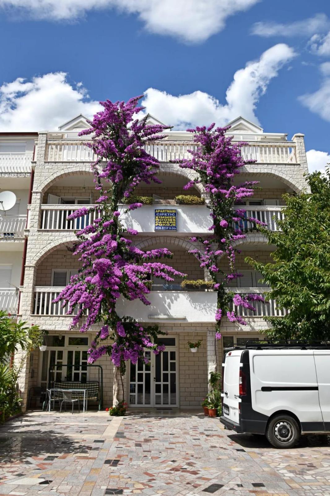 Apartments Cipetic Kastela Bagian luar foto